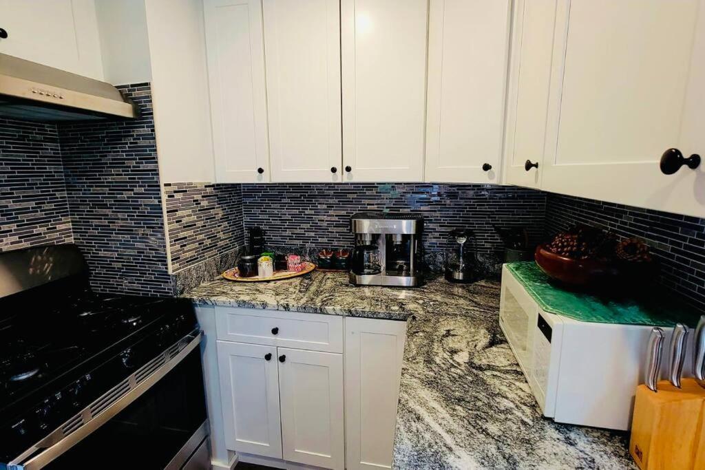 Unique & Peaceful Boston Home Εξωτερικό φωτογραφία