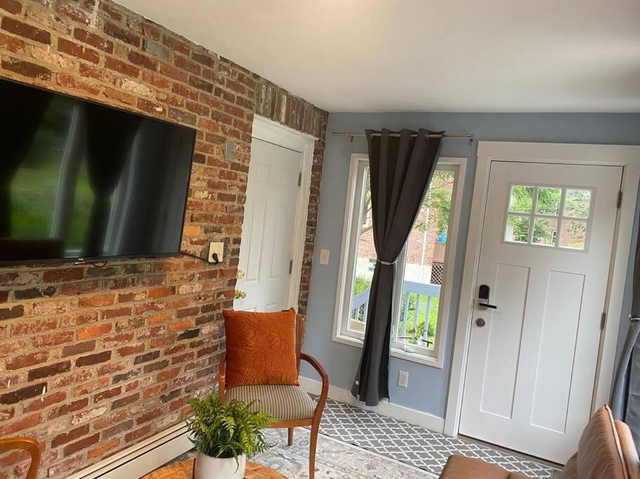 Unique & Peaceful Boston Home Εξωτερικό φωτογραφία