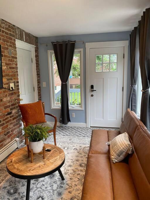 Unique & Peaceful Boston Home Εξωτερικό φωτογραφία