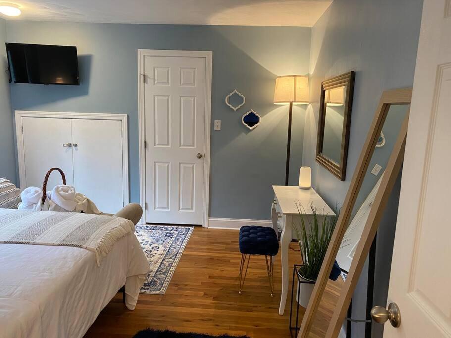 Unique & Peaceful Boston Home Εξωτερικό φωτογραφία