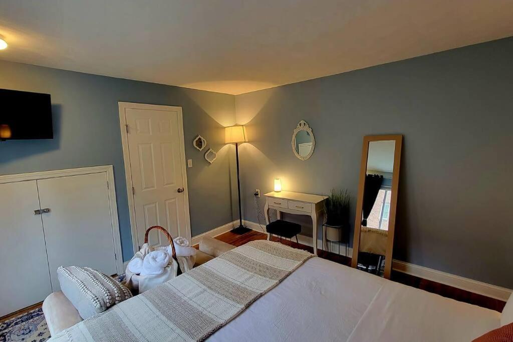 Unique & Peaceful Boston Home Εξωτερικό φωτογραφία