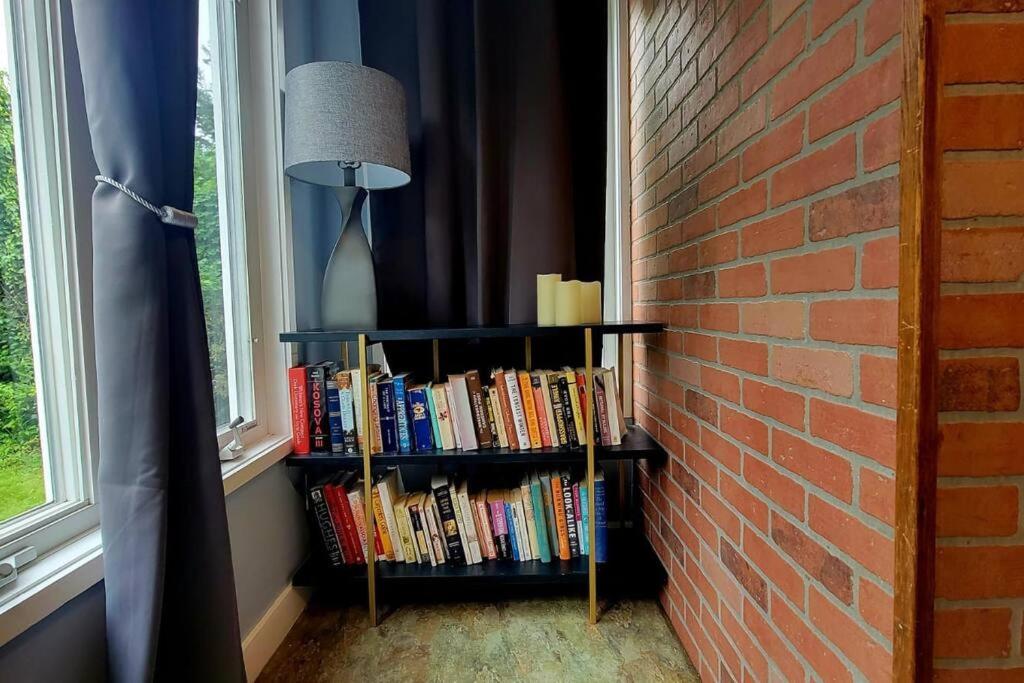 Unique & Peaceful Boston Home Εξωτερικό φωτογραφία