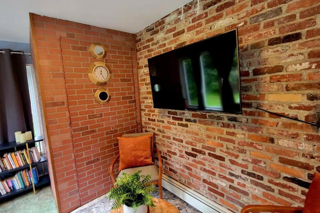 Unique & Peaceful Boston Home Εξωτερικό φωτογραφία