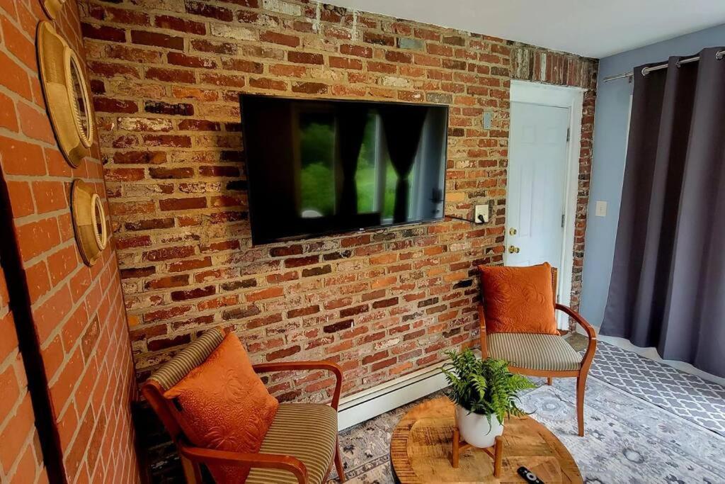 Unique & Peaceful Boston Home Εξωτερικό φωτογραφία